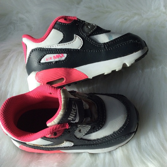 Nike Other - 🙋🏽‍♀️Toddlers Gray & Pink NIKE Air Max Scuffs